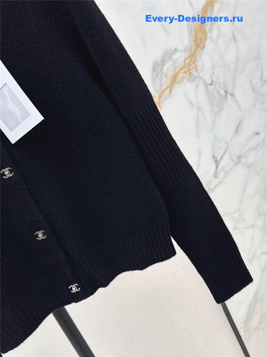 Ch**el logo button black crew neck knit cardigan