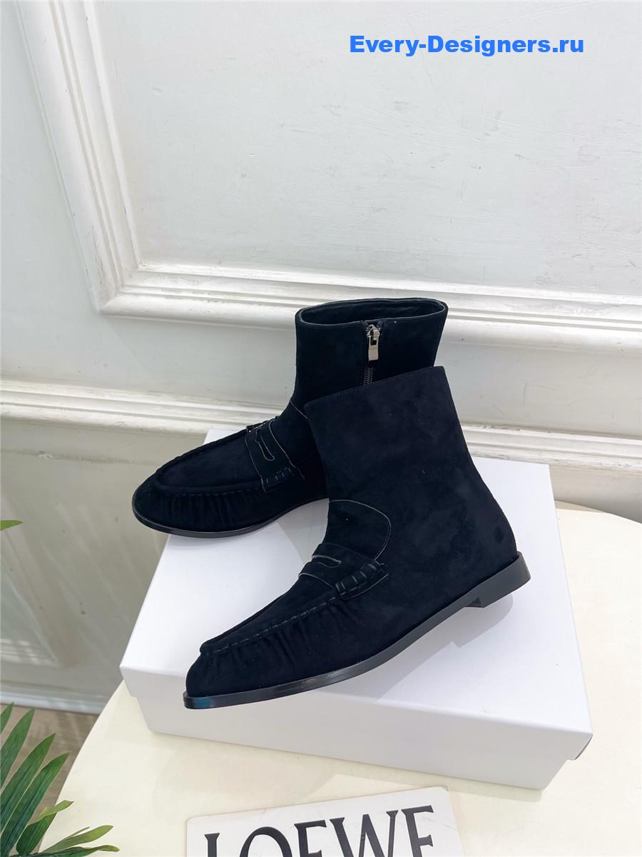 Sa1nt Lau*nt black suede ankle boots