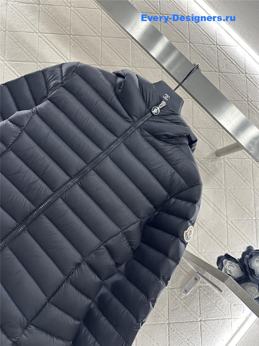 Moncler Black Hede Hooded Short Down Jacket