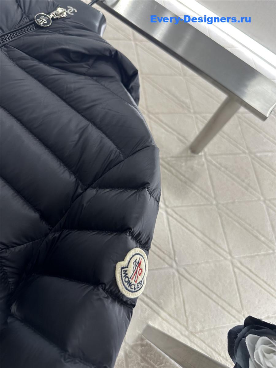 Moncler Black Hede Hooded Short Down Jacket