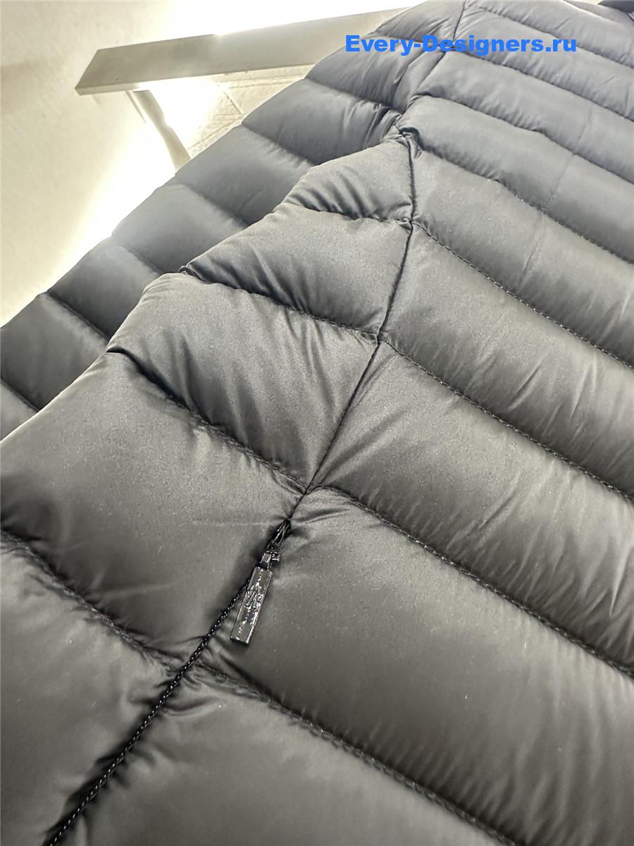 Moncler Black Hede Hooded Short Down Jacket