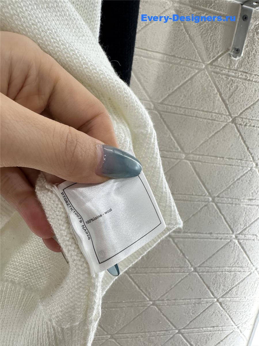 Ch**el white embroidered-bow sweater