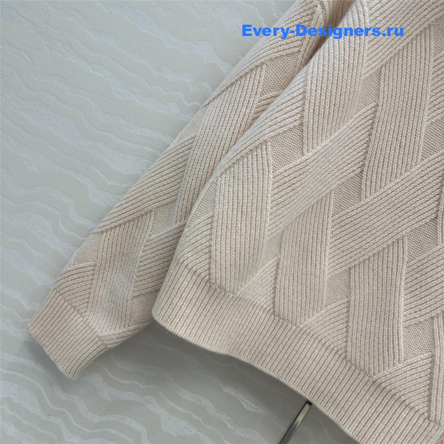 H**me5 beige wool long-sleeve sweater