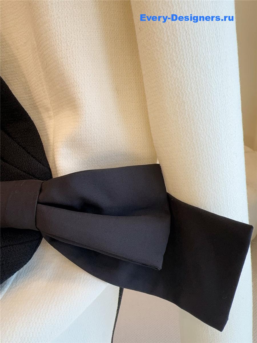 Va1e*ntin0 garavani bow-embellishment blazer