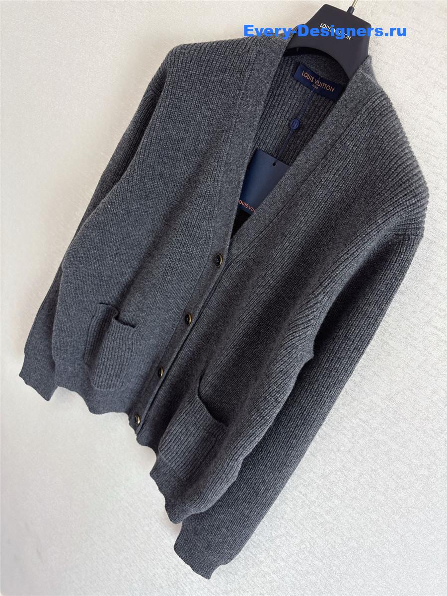 l0vis Vvtt0n grey embroidered signature cashmere cardigan