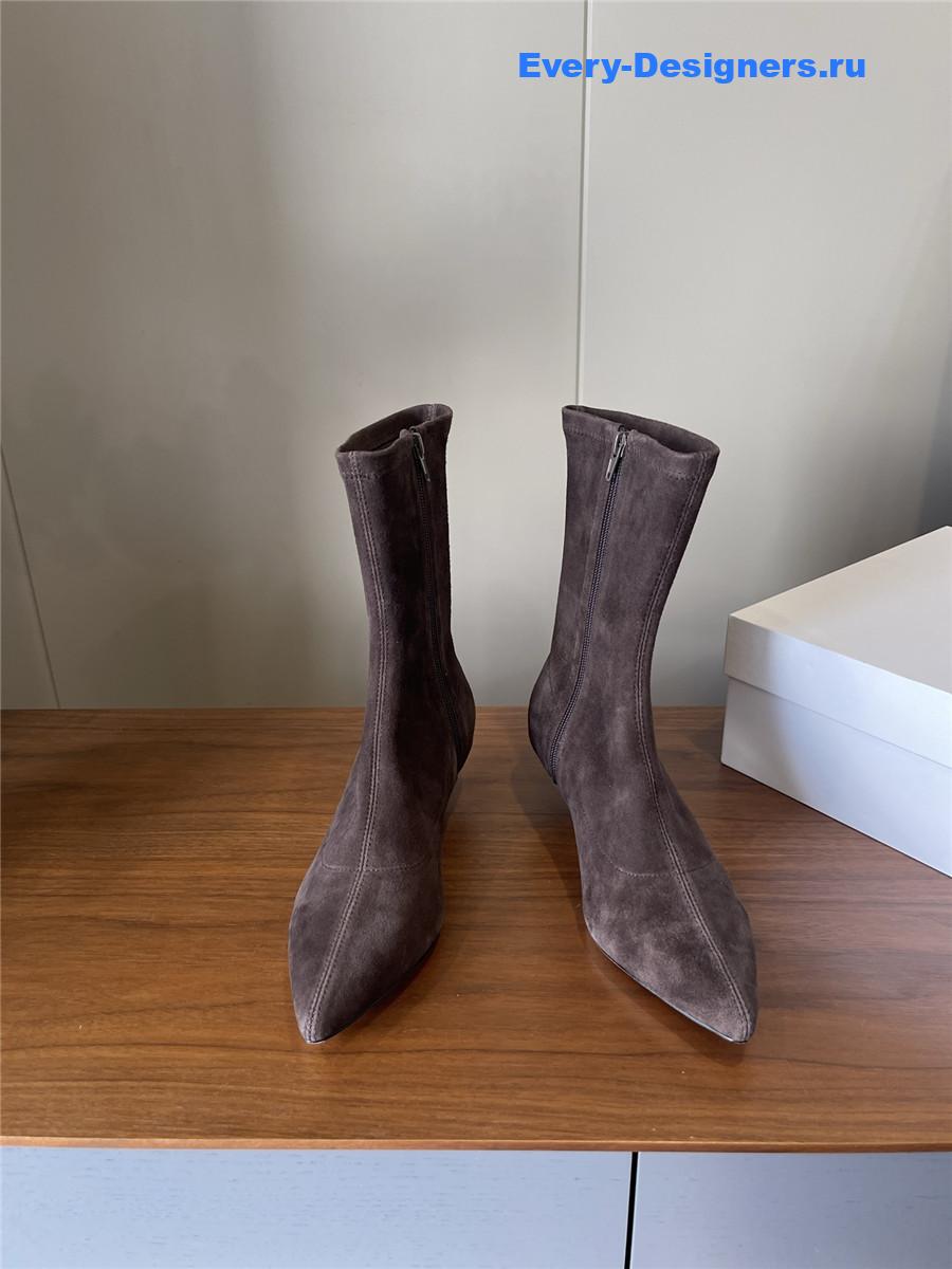 The R0w liisa brown suede heel boots