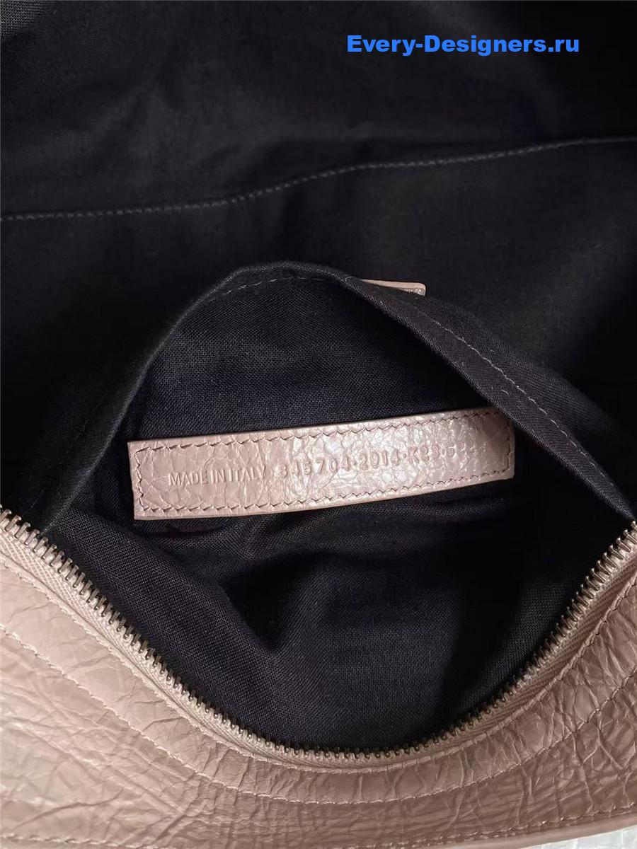 Ba1en*iaga le city east-west bag