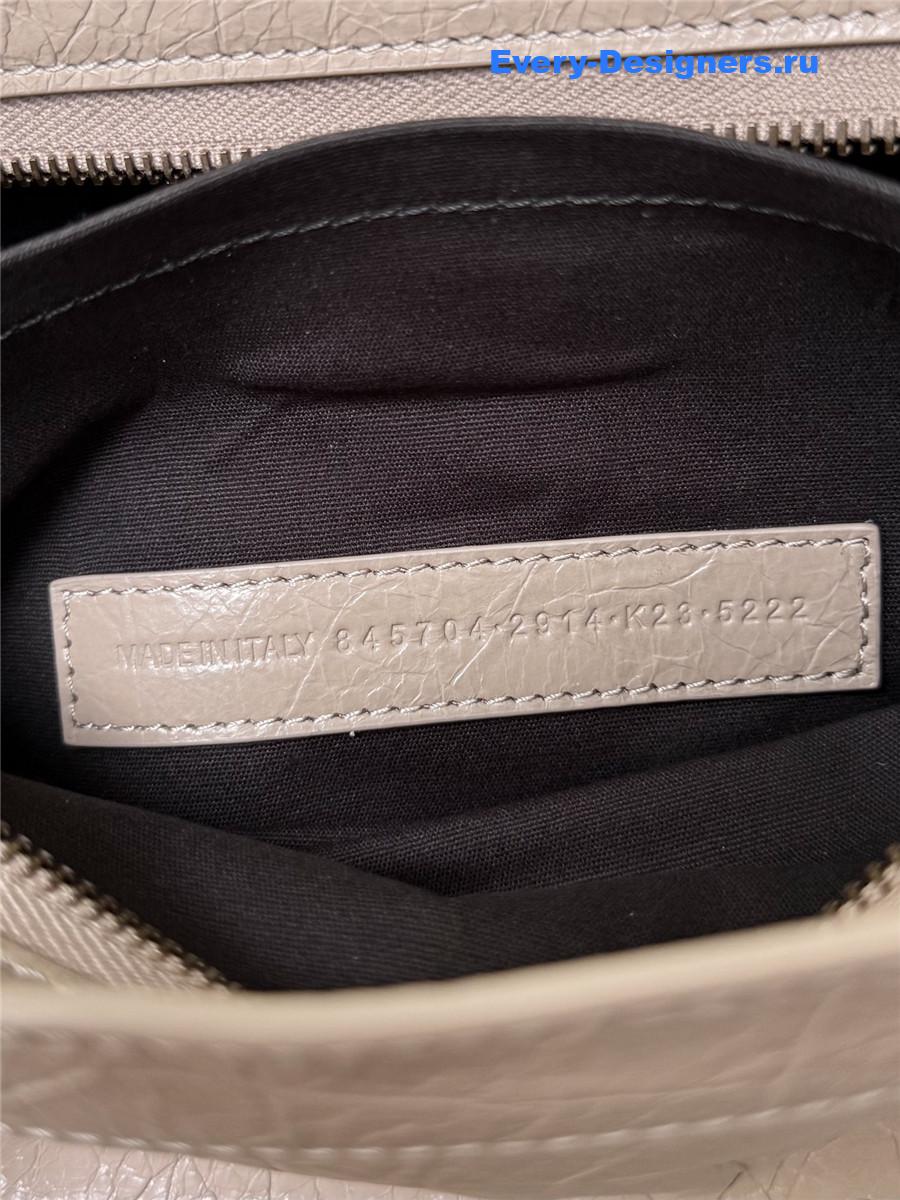 Ba1en*iaga beige le city east west bag