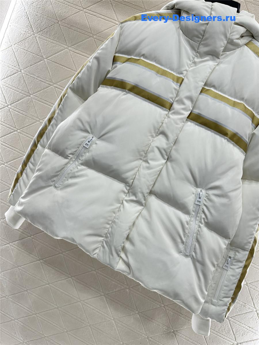 D10r hooded star down jacket