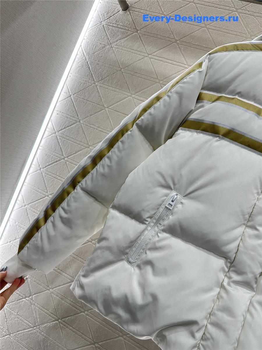 D10r hooded star down jacket