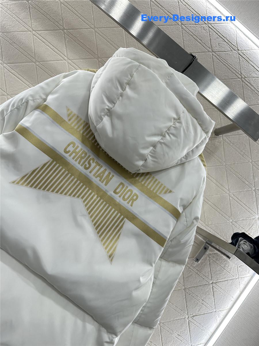 D10r hooded star down jacket