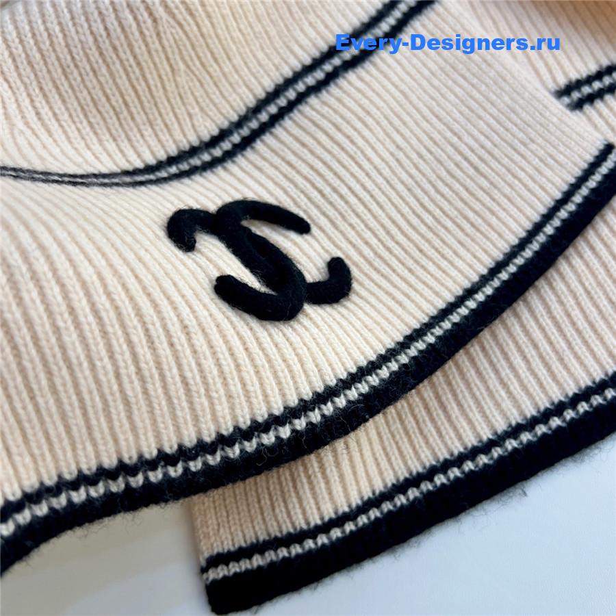 Ch**el beige logo cashmere scarf