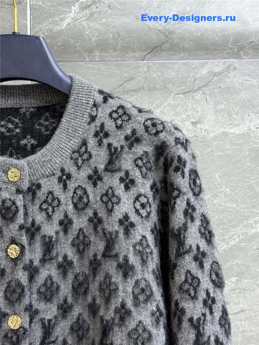l0vis Vvtt0n grey brushed monogram cardigan