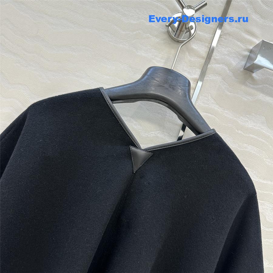 H**me5 black kelly cashmere cape