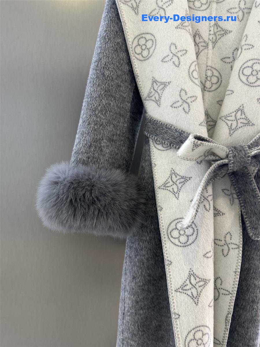 l0vis Vvtt0n grey fox fur hooded wool coat