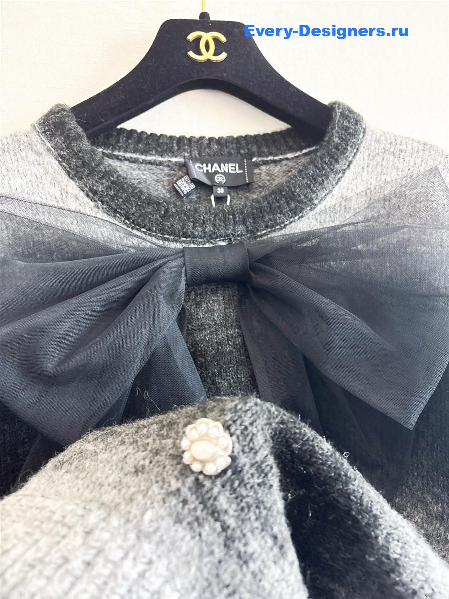 Ch**el gradient bow round neck pullover