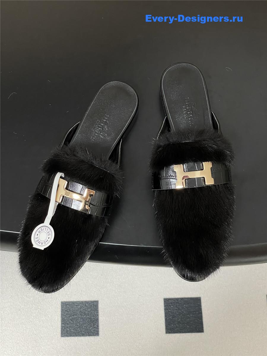 H**me5 black mink mules