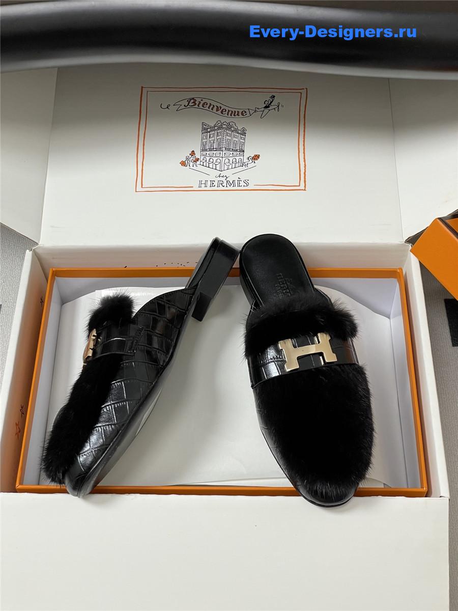 H**me5 black mink mules