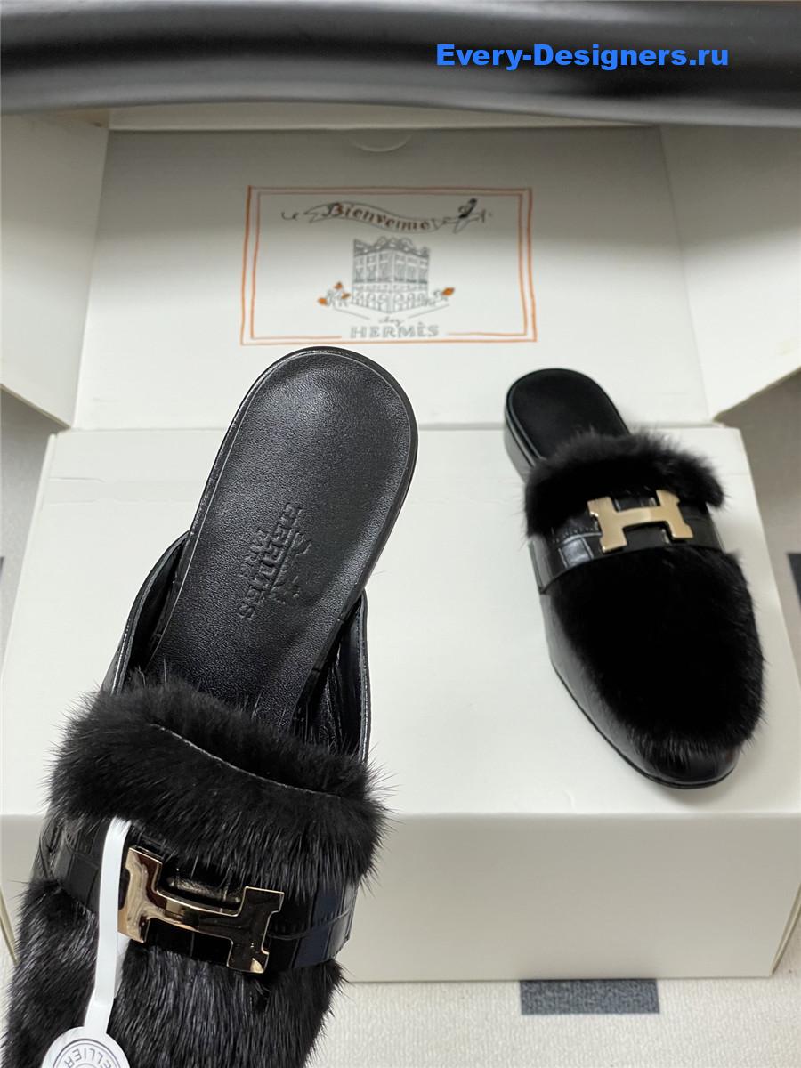 H**me5 black mink mules