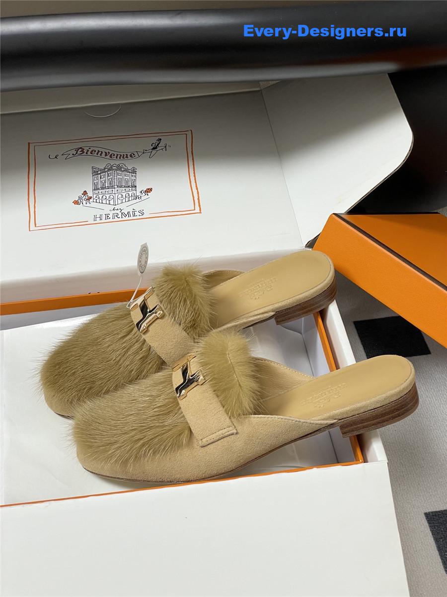 H**me5 beige suede mink mules