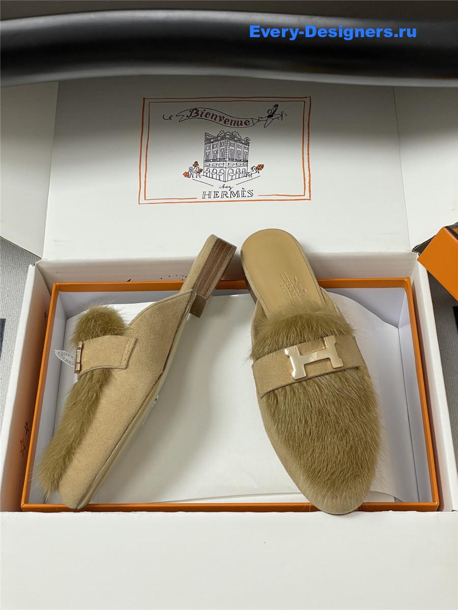 H**me5 beige suede mink mules