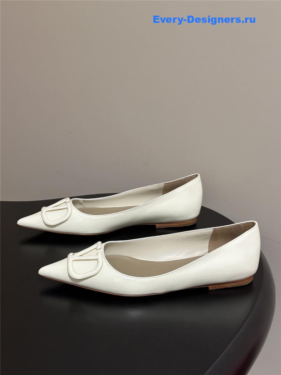 Va1e*ntin0 garavani vlogo patent leather ballet flats