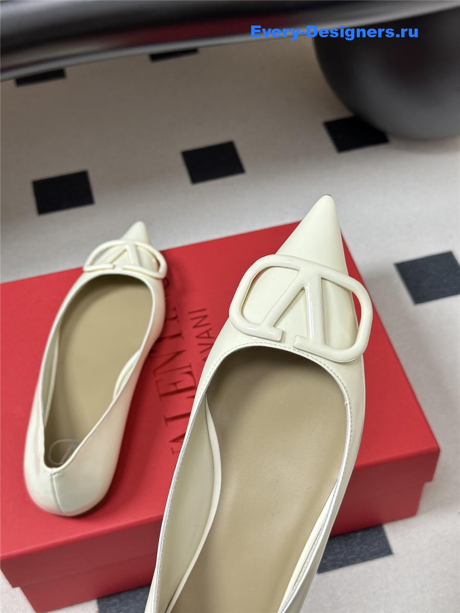 Va1e*ntin0 garavani vlogo patent leather ballet flats