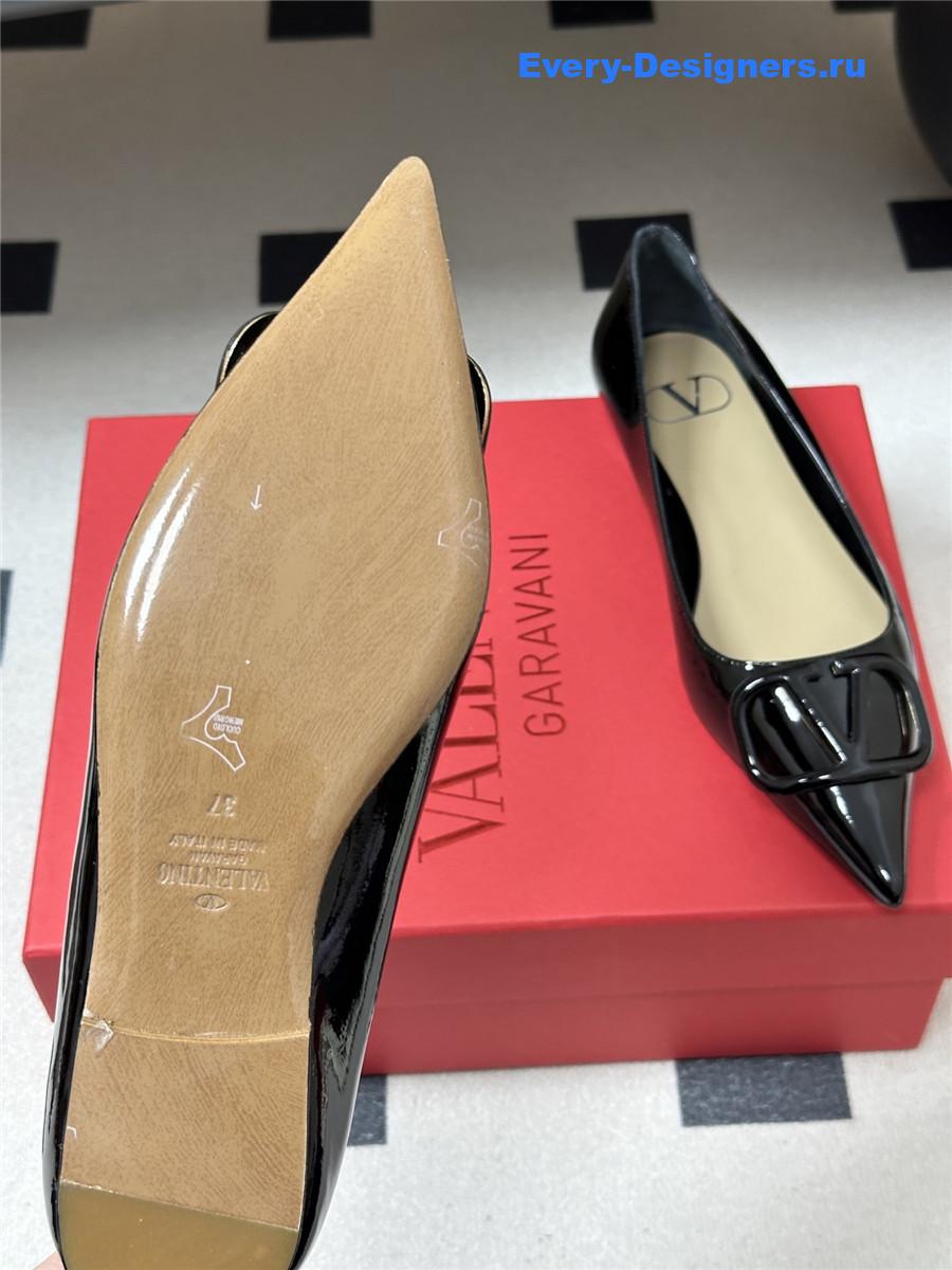 Va1e*ntin0 vlogo black patent leather ballet flats