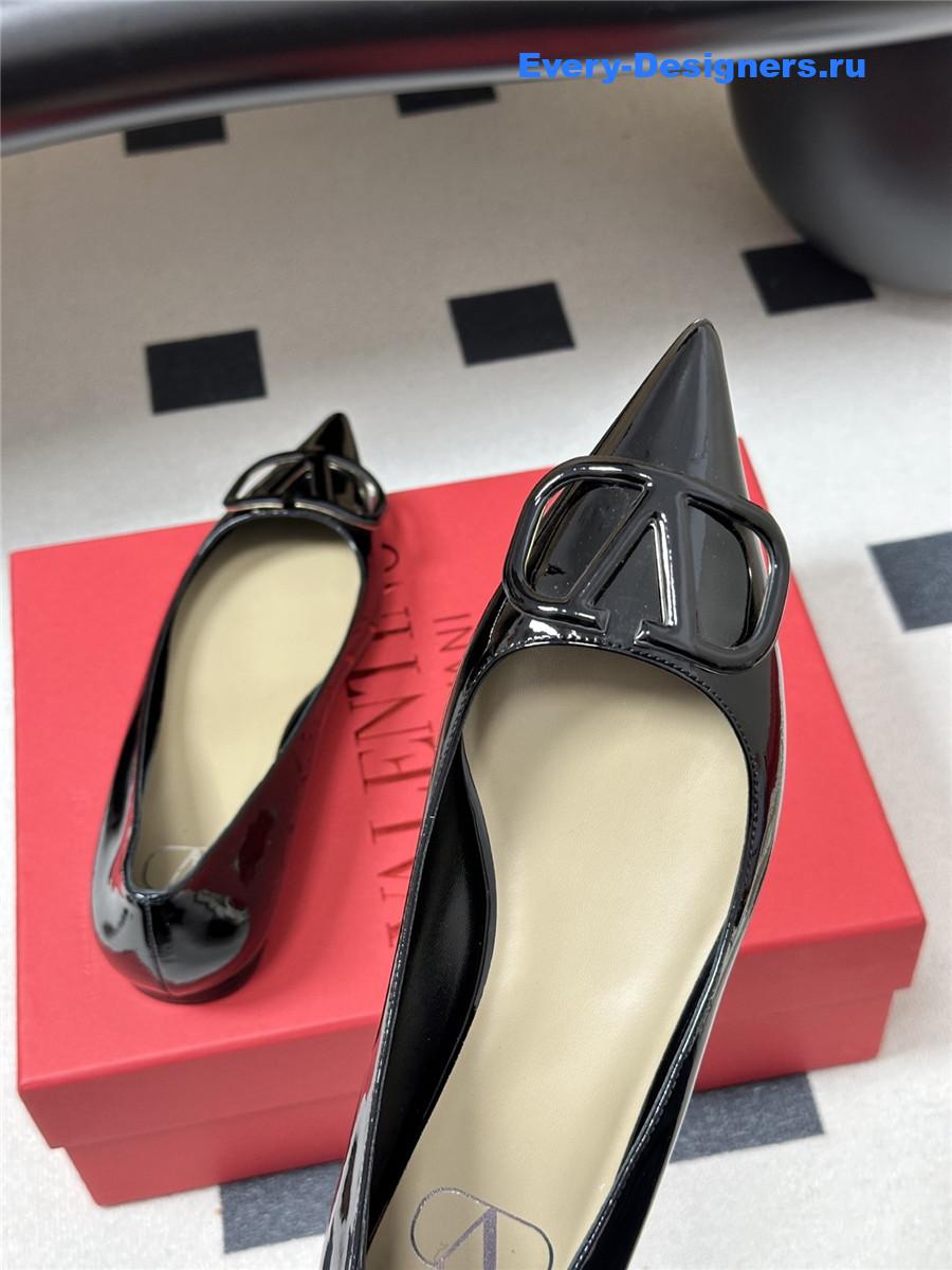 Va1e*ntin0 vlogo black patent leather ballet flats