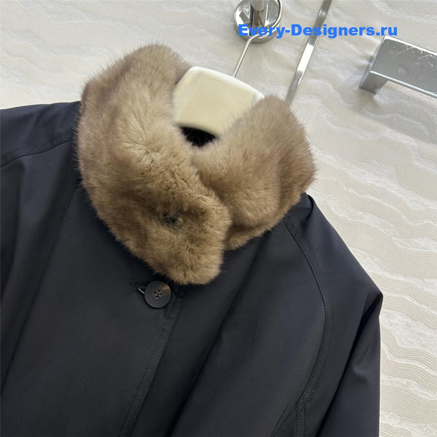 The R0w purple fox fur collar down jacket