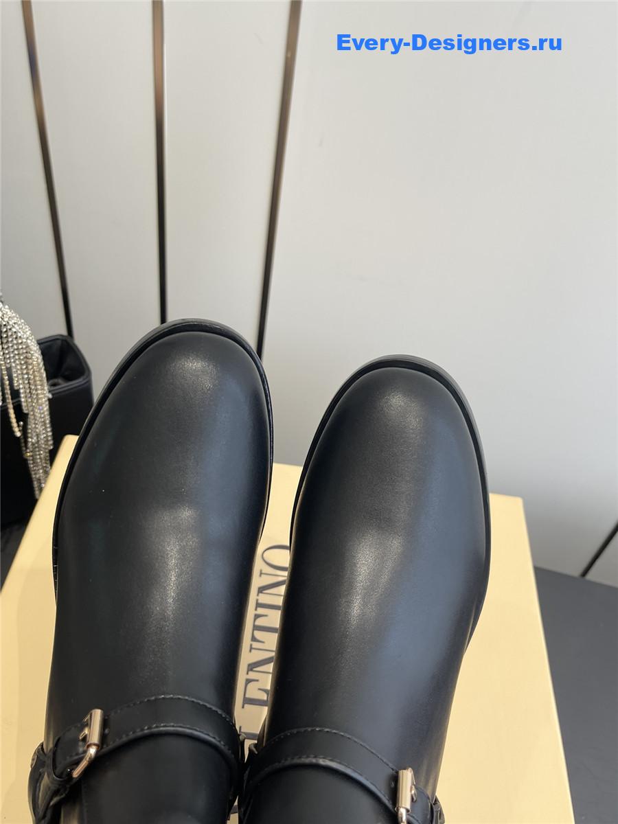 Va1e*ntin0 garavani black leather signature ankle boot