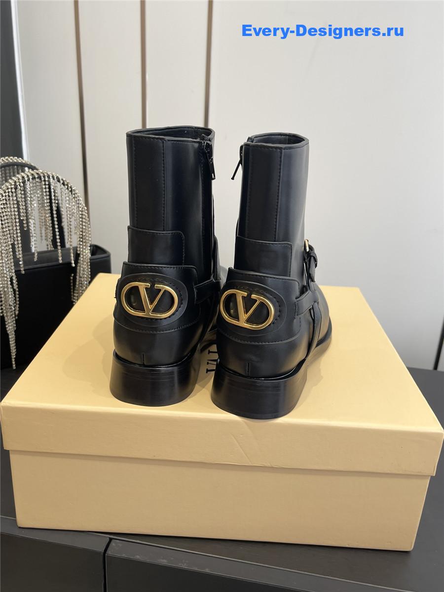 Va1e*ntin0 garavani black leather signature ankle boot