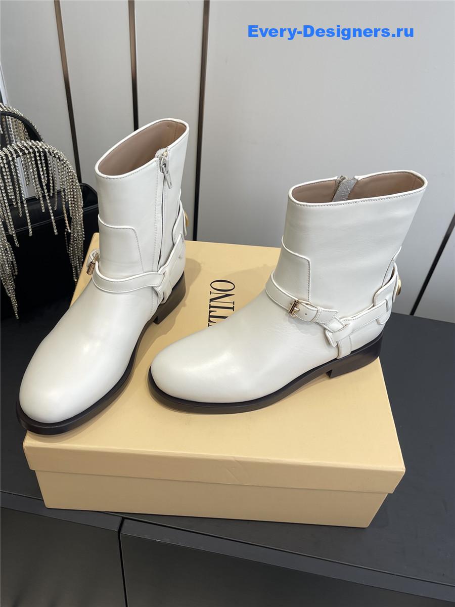 Va1e*ntin0 garavani white leather signature ankle boot
