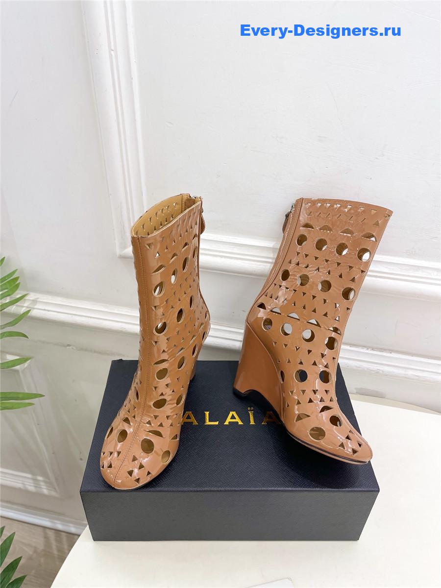 Alaïa Vienne Camel Patent Leather Wedge Ankle Boots