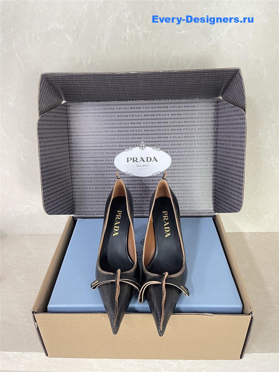 Pra*a black leather bow pumps