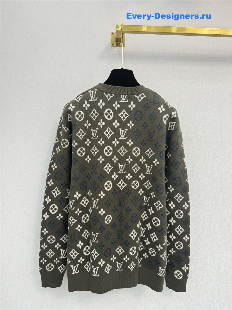 l0vis Vvtt0n crew neck pullover sweater