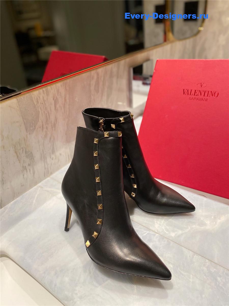 Va1e*ntin0 garavani rockstud black ankle boots