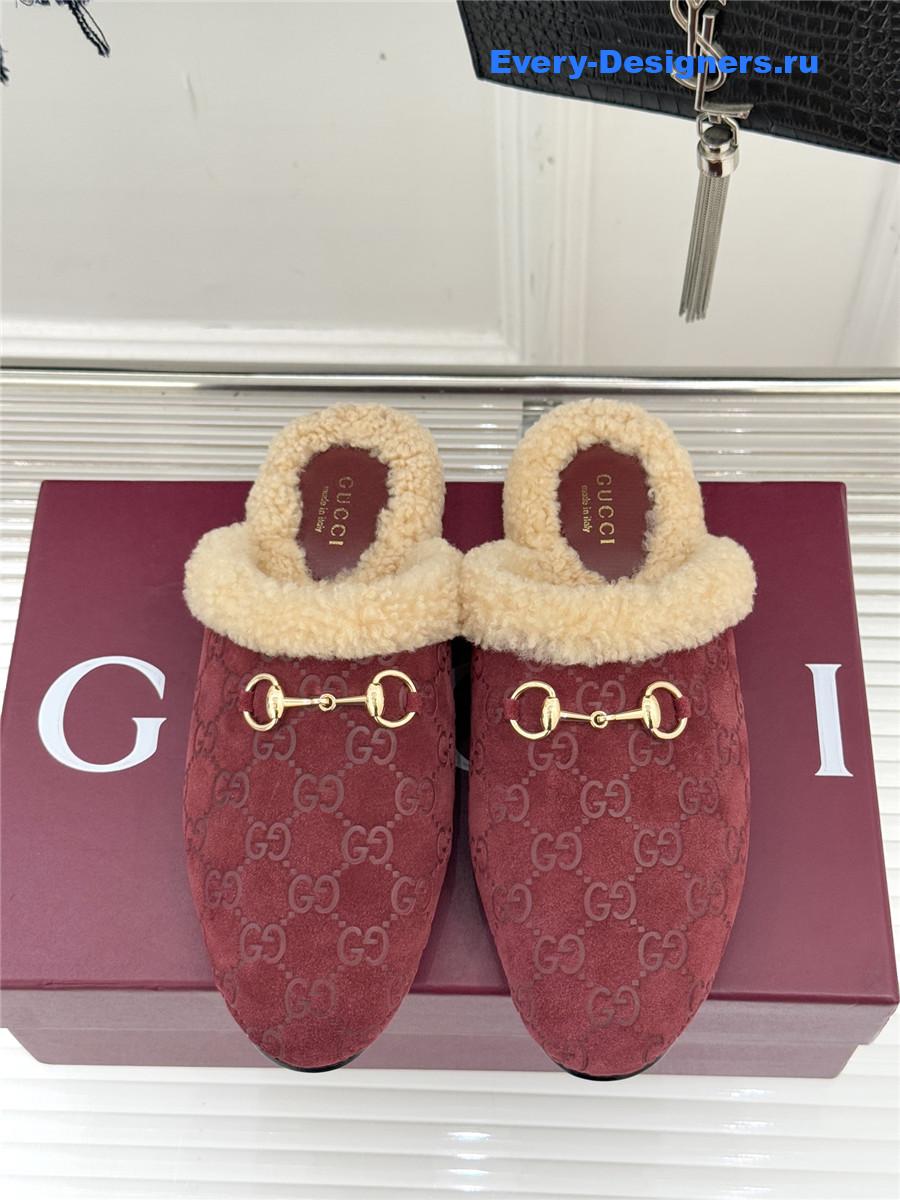 Gvc*1 horsebit gg burgundy suede shearling mules