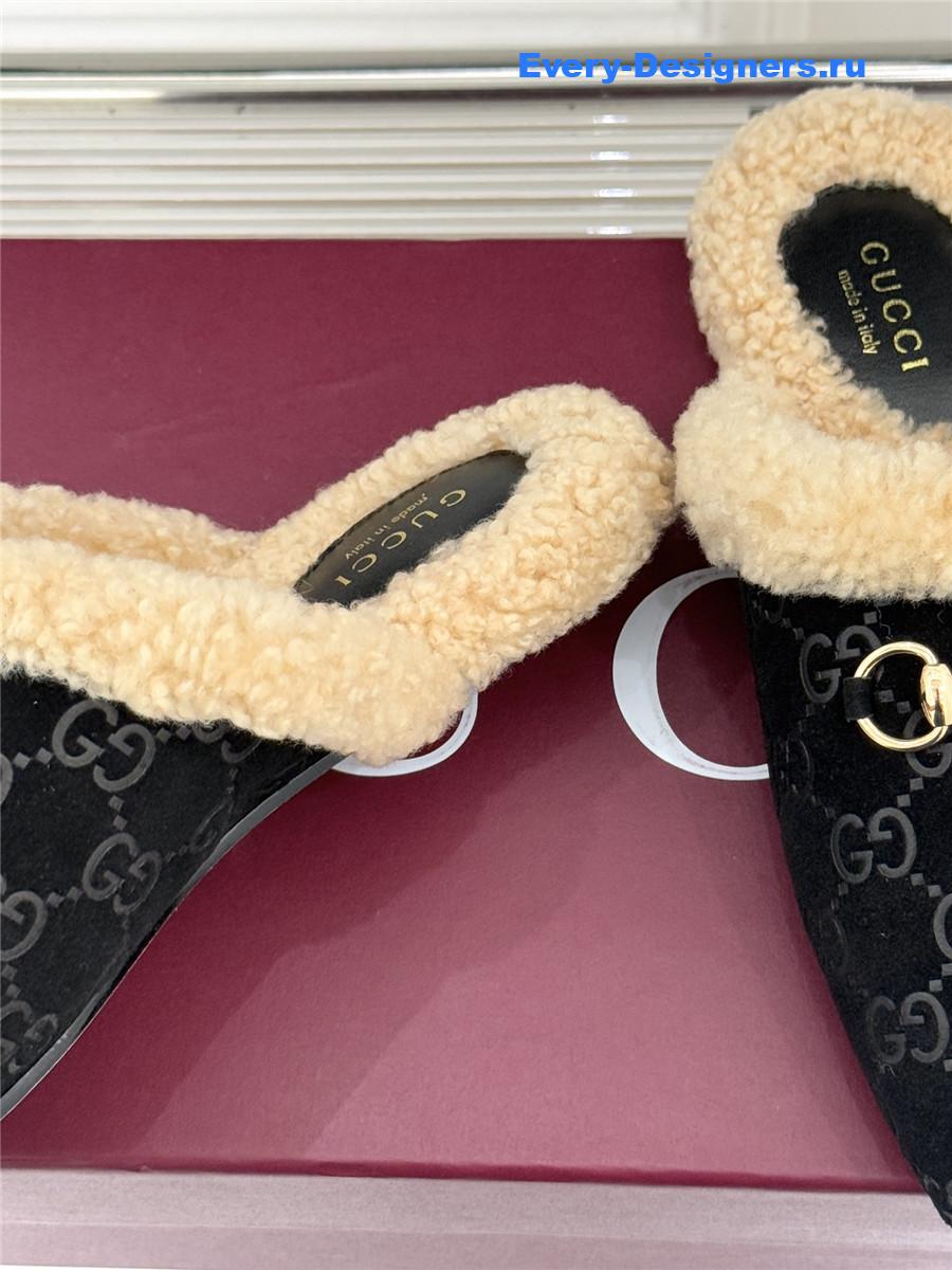 Gvc*1 horsebit gg black suede shearling mules