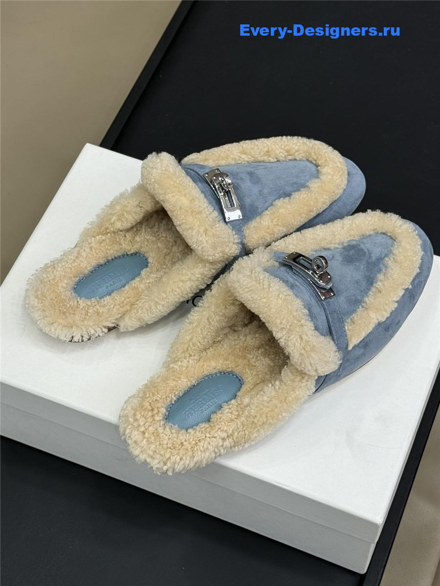 H**me5 shearling light blue oz mule