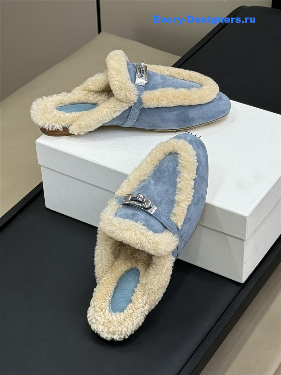 H**me5 shearling light blue oz mule