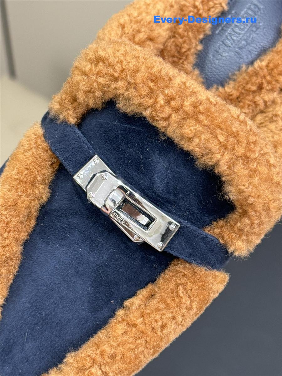 H**me5 shearling navy oz mule