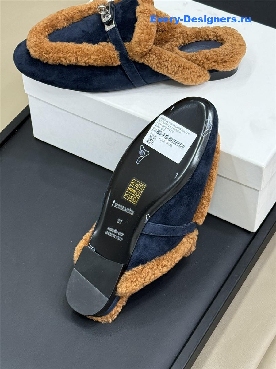 H**me5 shearling navy oz mule