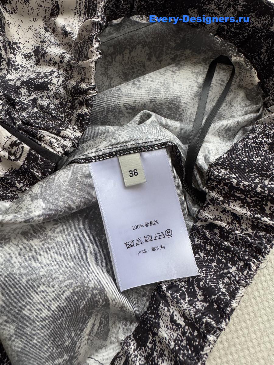 D10r grey animal print silk trouser