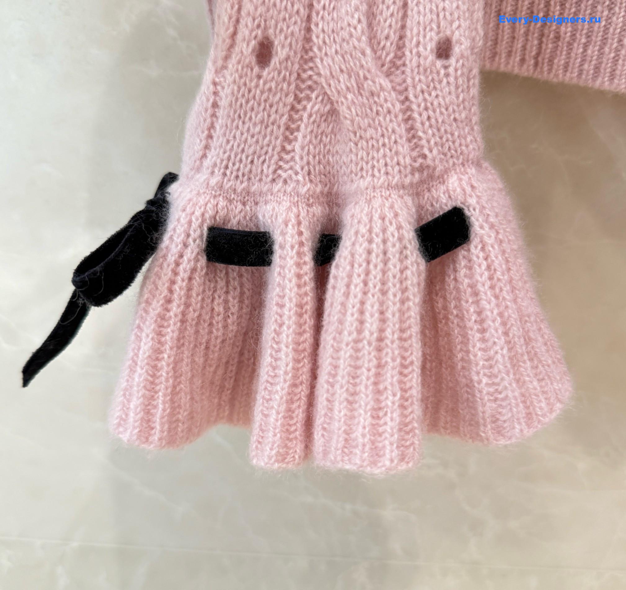 Va1e*ntin0 garavani pink cable-knit bow-embellished sweater