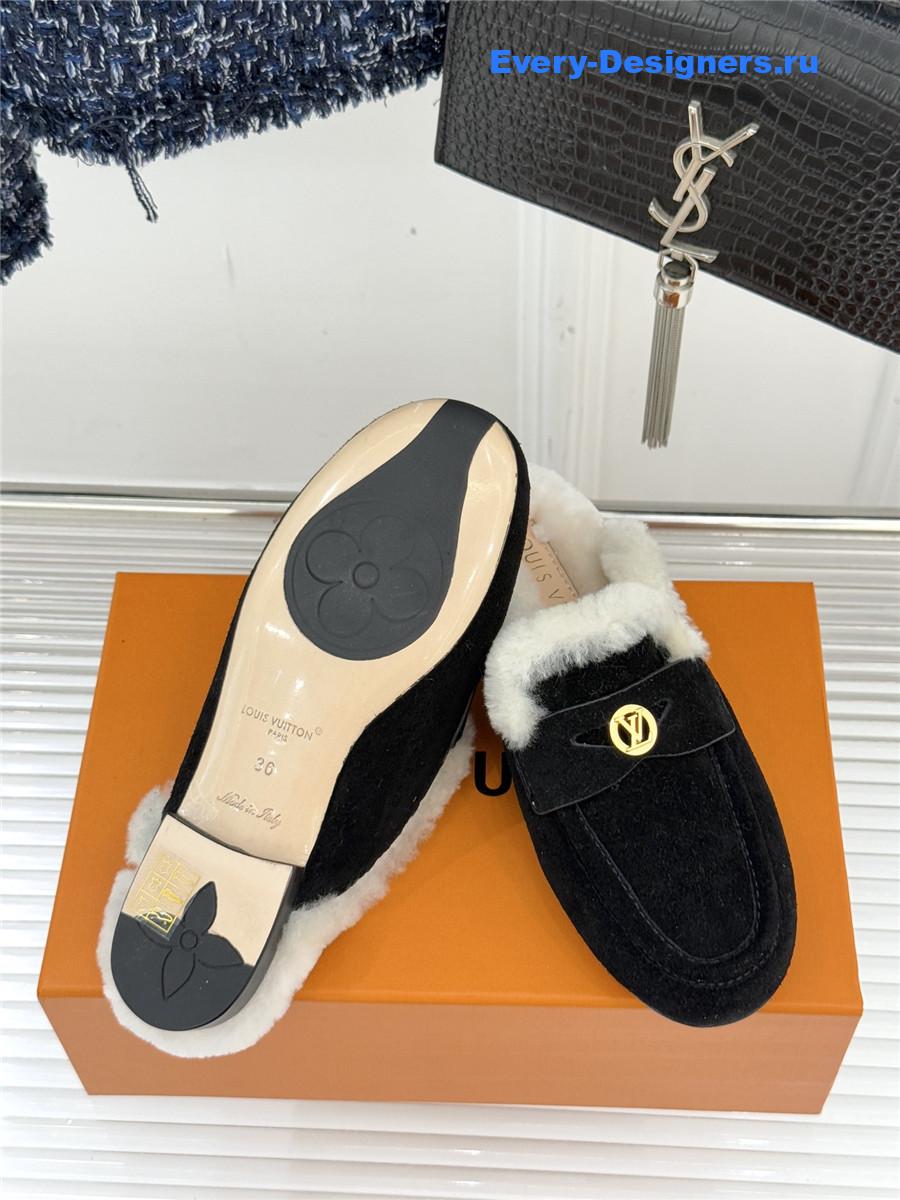 l0vis Vvtt0n black soho open back loafer