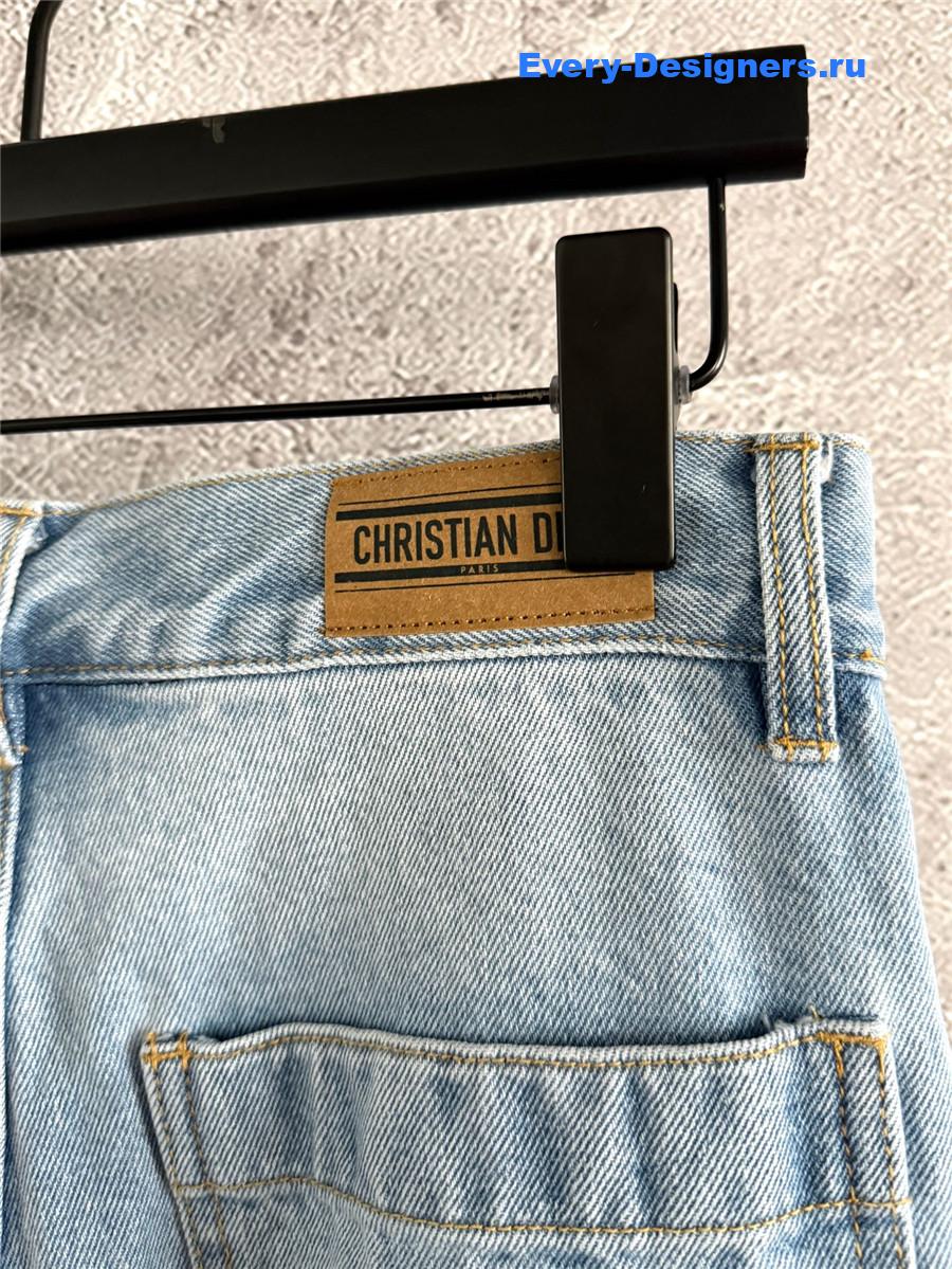 D10r light blue wash wide leg jeans