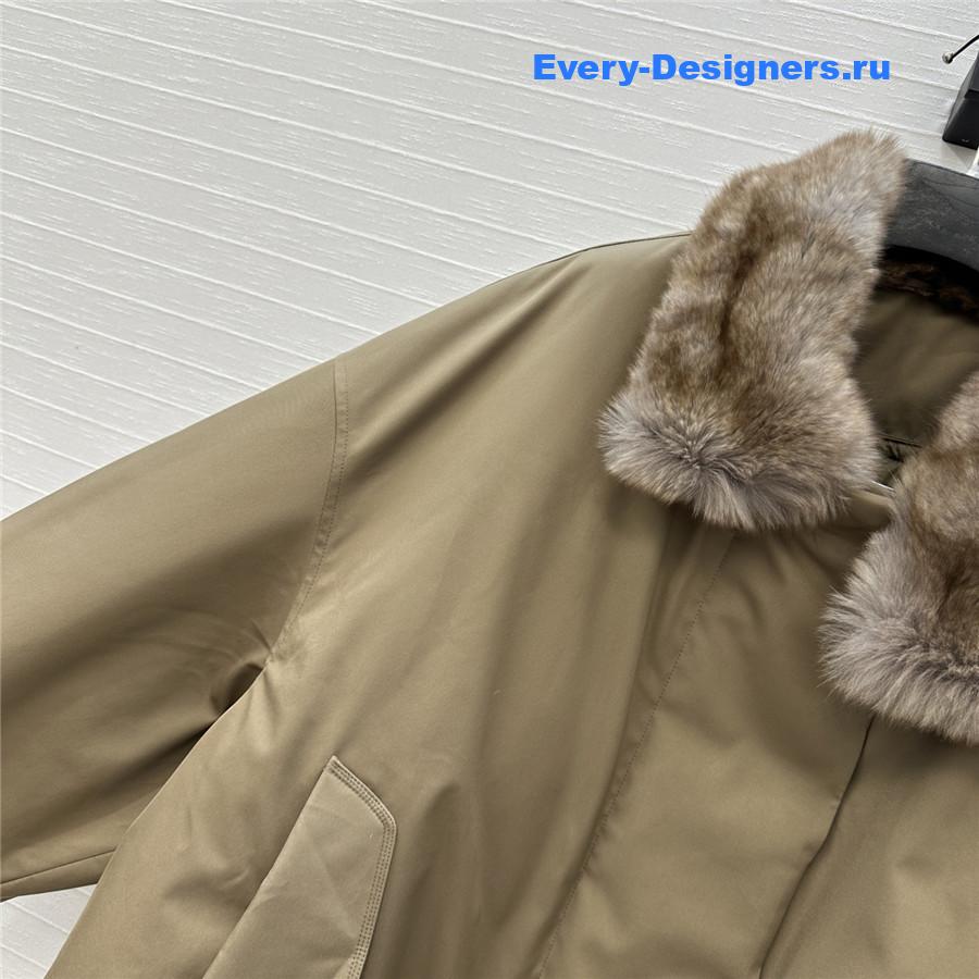 The R0w brown collared jacket down jacket
